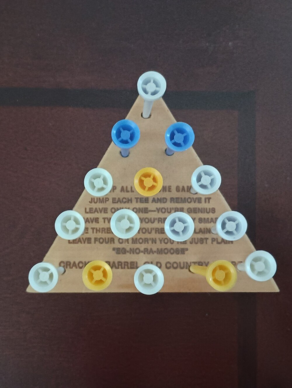 3/$10 🌟 Cracker Barrel Triangular Peg Solitaire Game Board with Colored Pegs